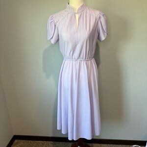 Vintage Jane Baar New York Lavender Midi Dress w/ Lace Shoulders & Pearl Button